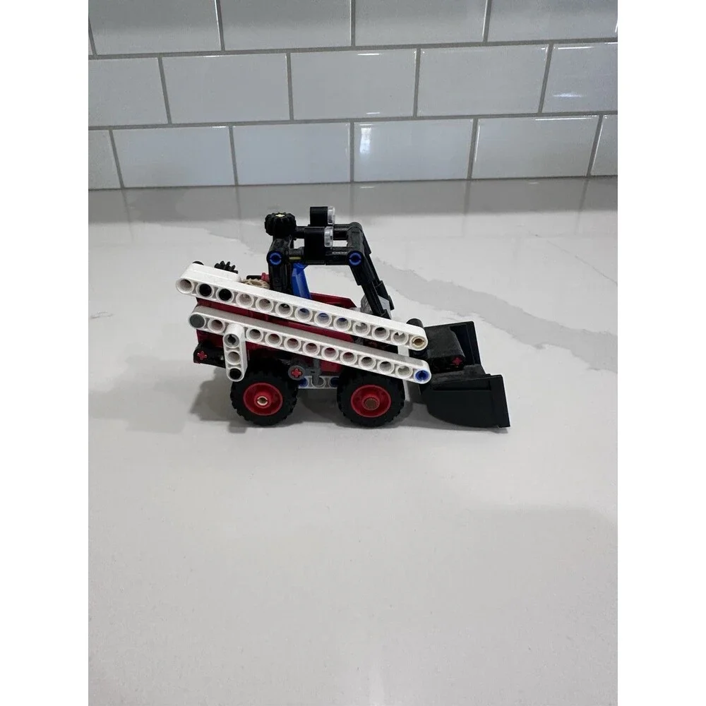 LEGO Technic Skid Steer Loader (42116) – Complete & Built – Great Condition